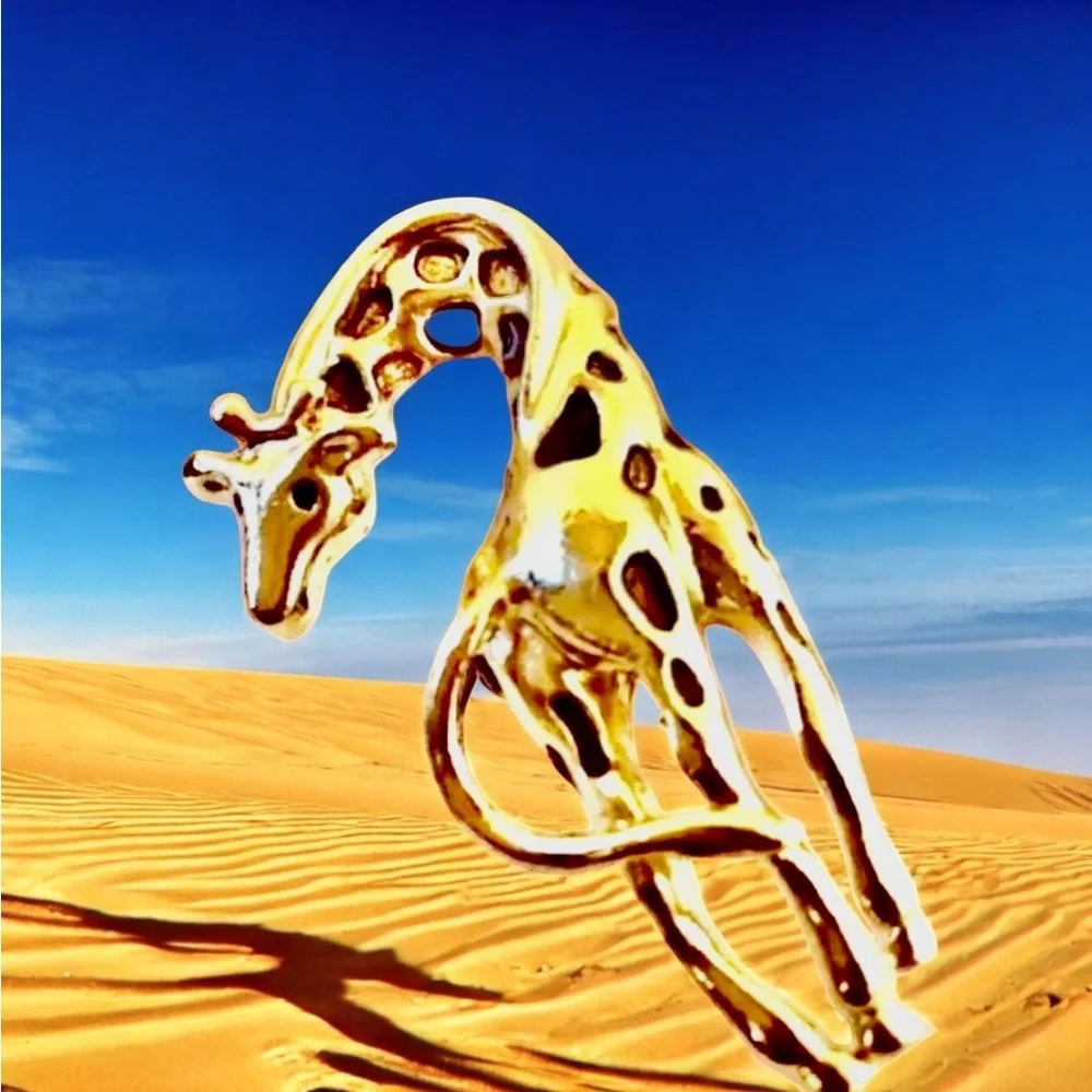 GIRAFFE Goldtone Pin Brooch with Inlaid Brown Stones Fashion Jewelry
